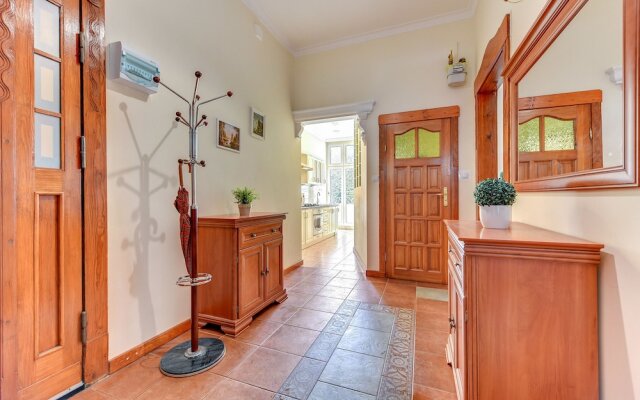 Royal Apartments - Center