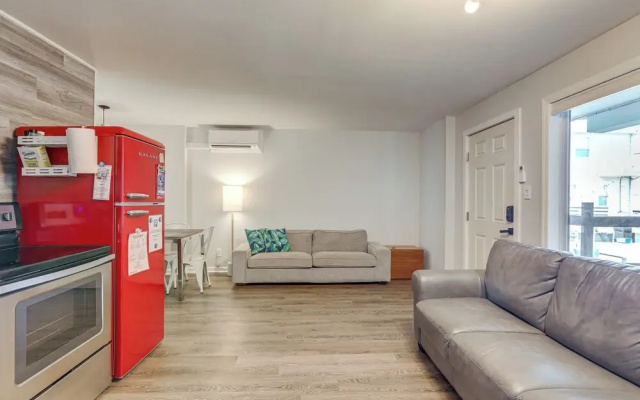 Wildwood Condo: Community Pool, Walk to Beach!