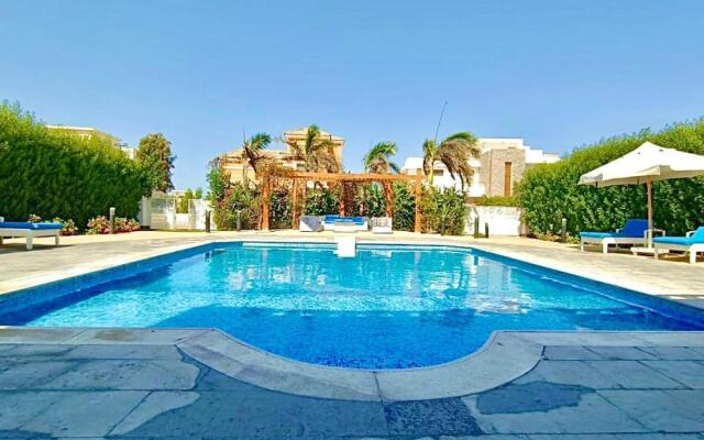 Luxury Villa with pool in Hurghada