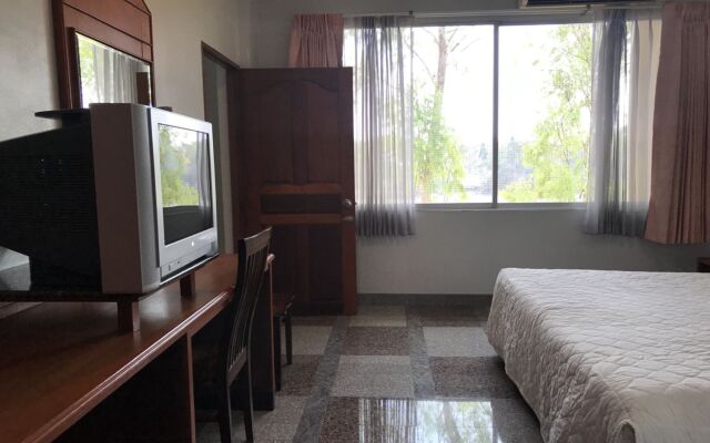 Lopburi Residence 2 Hotel And Resort