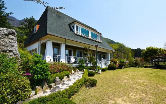 Buk-myeon Hill House