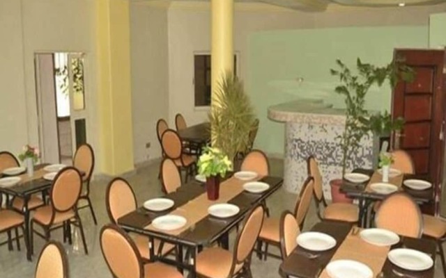 Royal Choice Inn