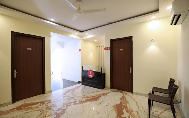 OYO 10889 Hotel Green Residency