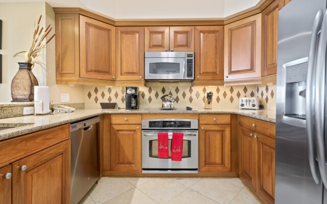 Rvh_327r The Grande 2 Bedroom Condo