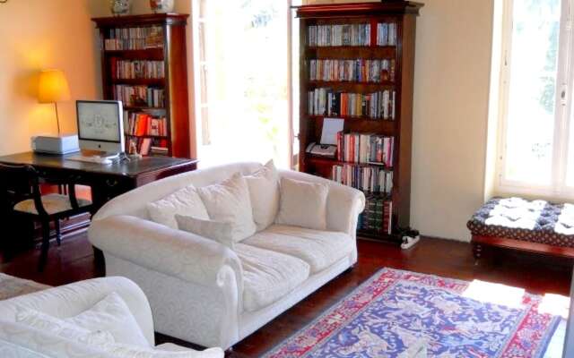 Mansion With 5 Bedrooms in Bouilhonnac, With Furnished Garden and Wifi