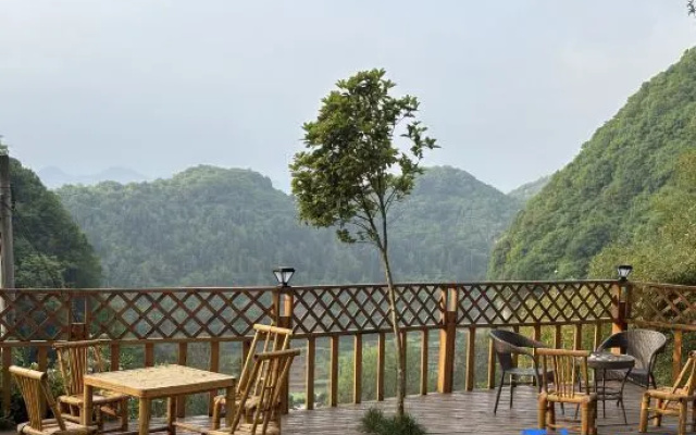Elegant Inn on the Great Rock — hotel in Anshun
