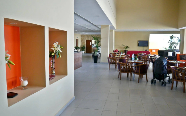 Theo Sunset Bay Hotel