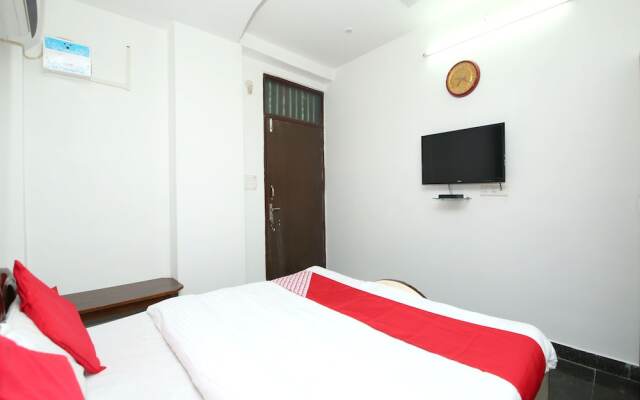 OYO 12498 Hotel Sea Rock