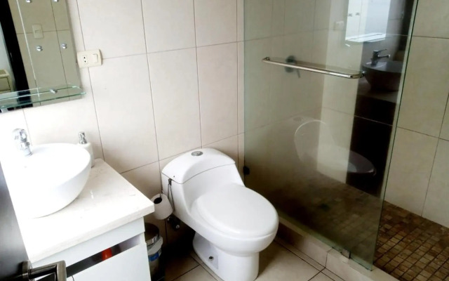 ECUSUITES Habitación Independiente Vista al Río Piso 10