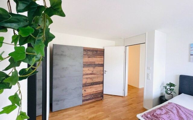 New Building With Balcony Closecentrefreeparkingsmarttv