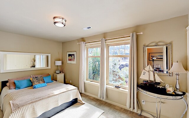 2254 Mariners Way Home