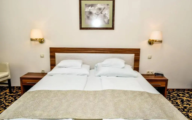 Simbad Hotel Restaurant & Bar