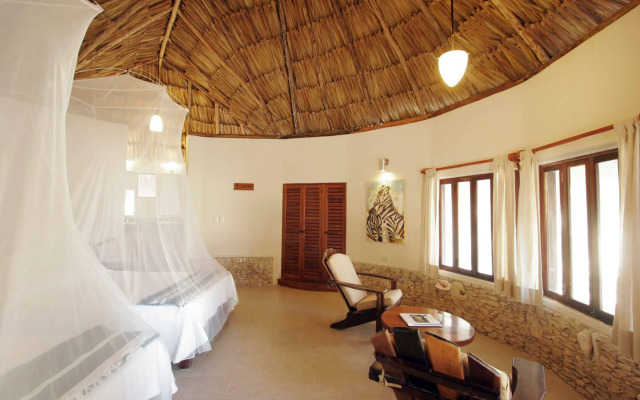 Maya Cabanas & Cenote Tulum