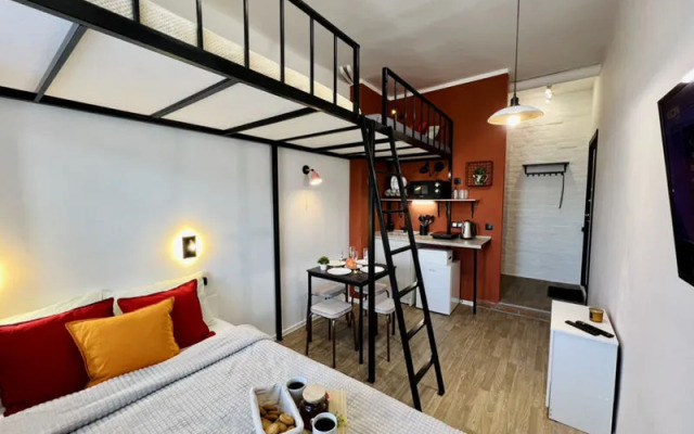 Диван и Чемодан на ул. Вокзальная магистраль, 2