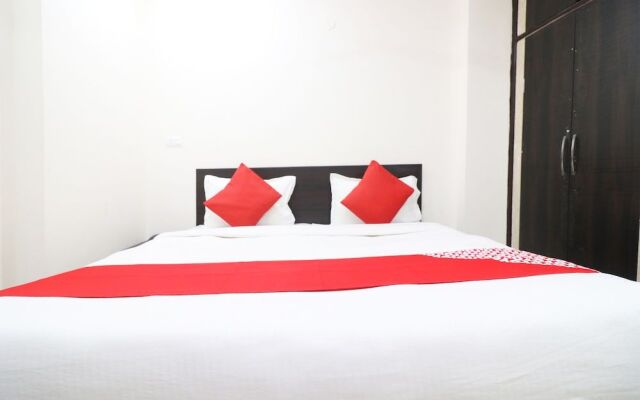 OYO 49097 Comfort Palace