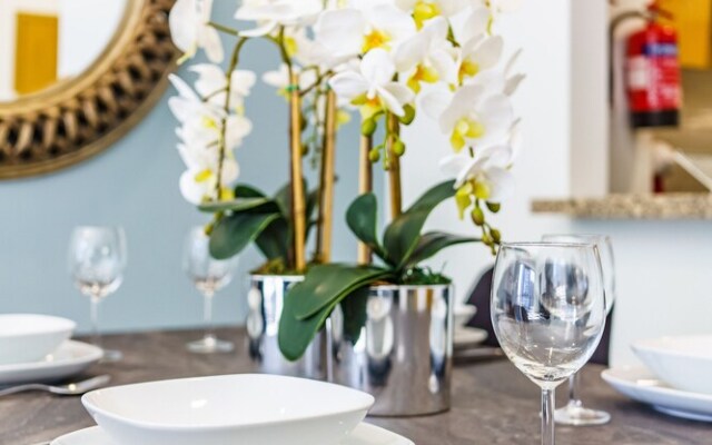 Downtown Charming Condo Close to Dubai Mall