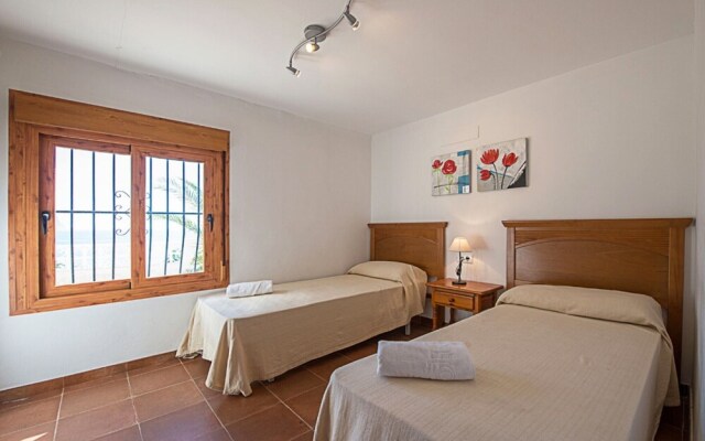 Villa - 4 Bedrooms with Pool, WiFi and Sea views - 104965