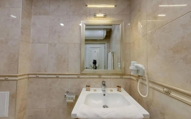 Maria Palace Complex