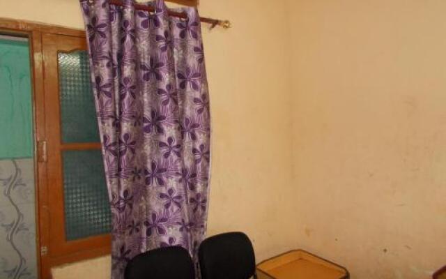 Deluxe Stay near ISBT