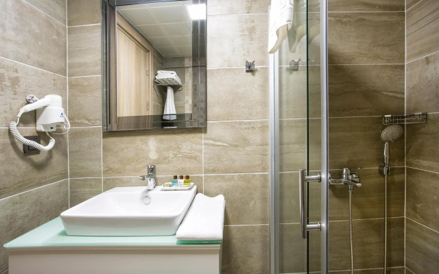 Perla Arya Hotel