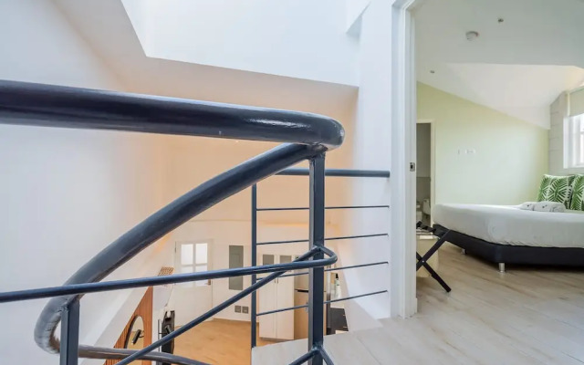 w Homely 2BR With Balcony in Panama