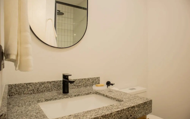 w Phenomenal 1BR w Balcony in Barranco