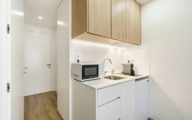 Santa Barbara Flat by Minhos Guest