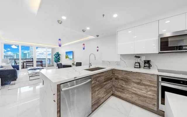 Serene and Modern Apartment Centrally Located