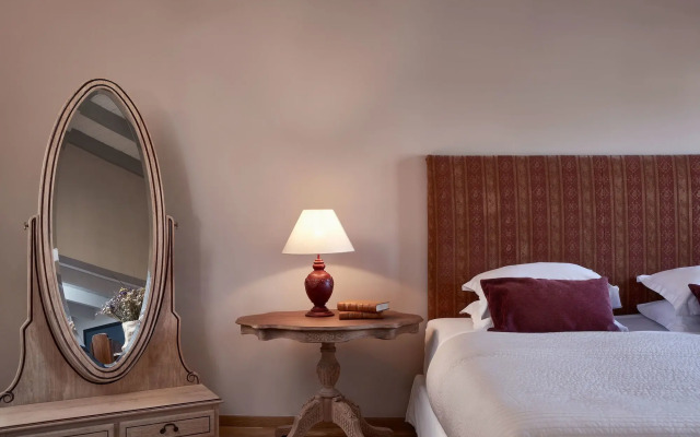 Emporikon Athens Hotel