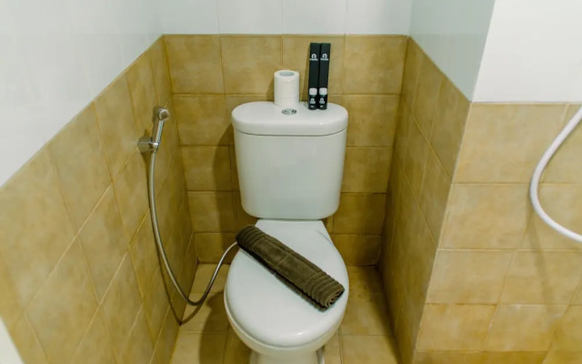 Warm And Cozy 2Br At Green Pramuka City Apartment