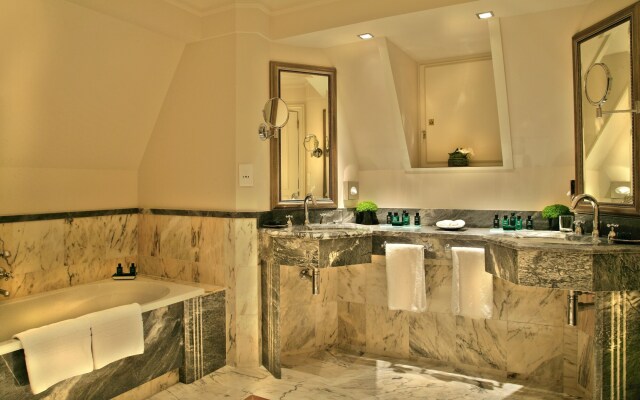 InterContinental Chantilly Chateau Mont Royal by IHG