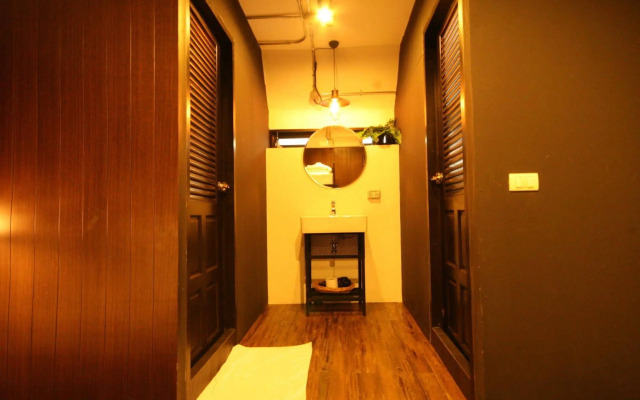 STrips the Poshtel - Hostel