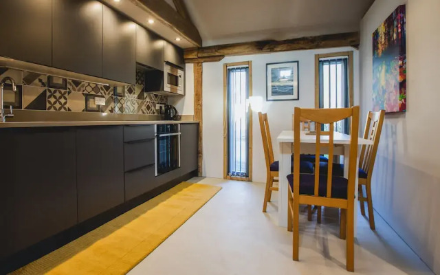 17th Century Cartshed Nestled In Welsh Countryside