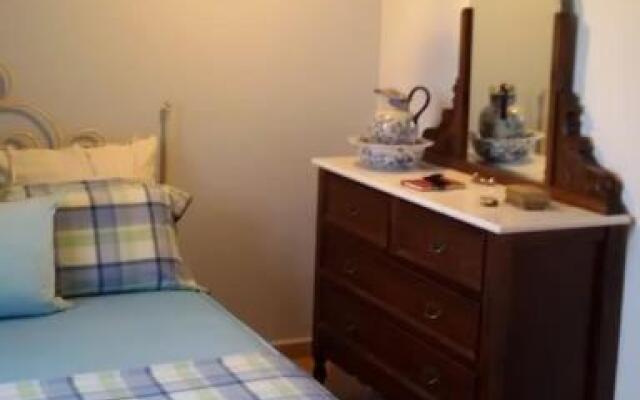 Sea view 4 bedroom house with pool and garden