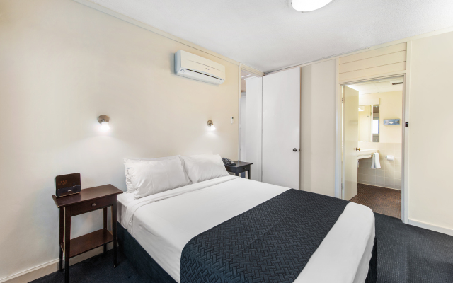 Comfort Hotel Adelaide Meridien