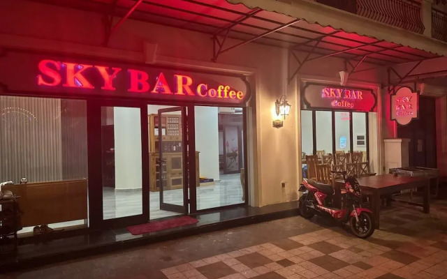 SKY BAR COFFEE Hotel