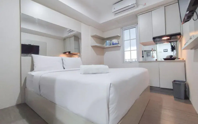 Warm And Cozy Style Studio Room At Paltrow City Apartment