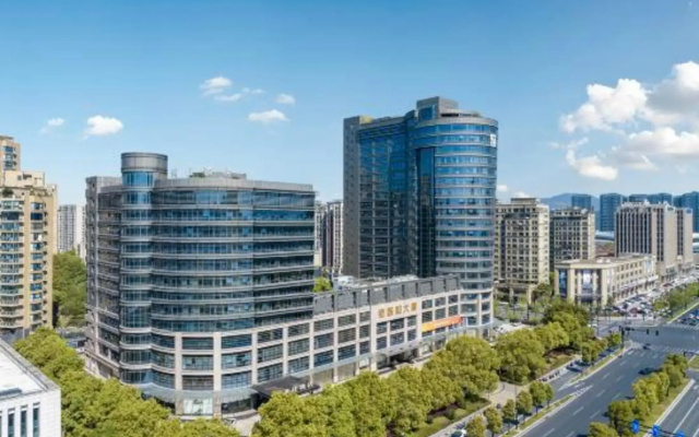 Taizhou Meizhu Hotel (Jiaojiang City Government Avenue Baolongcheng Store)