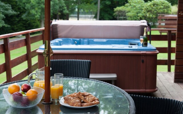 Lady Galloway Lodge 30 with Hot Tub, Newton Stewart