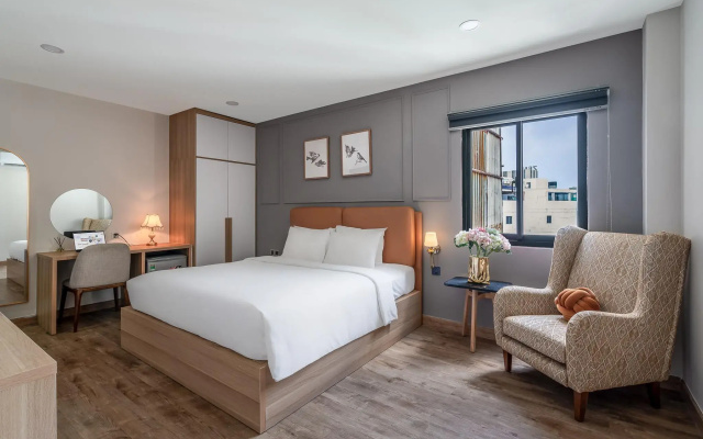 SAZI Resin Hotel - Free Nails/HairWash