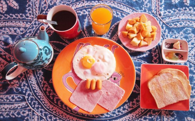 Baan Bua Homestay - Hostel