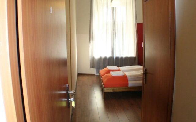 Krakow Apartments & Rooms
