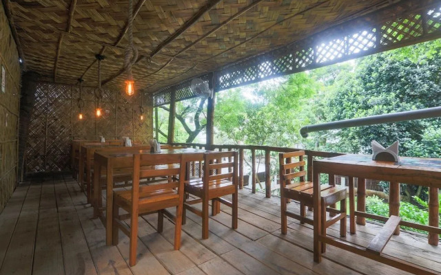 16 Hillside By OYO Rooms