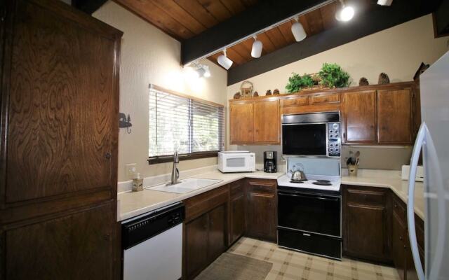 Mammoth S #122 3 Bedroom Condo