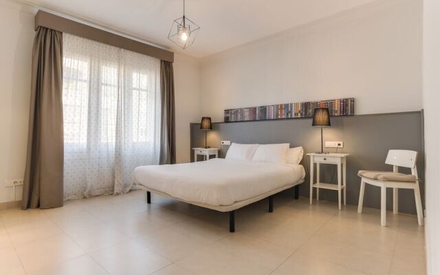 Cosy 4bdr in Exiample, 10mins to Plaza Catalunya
