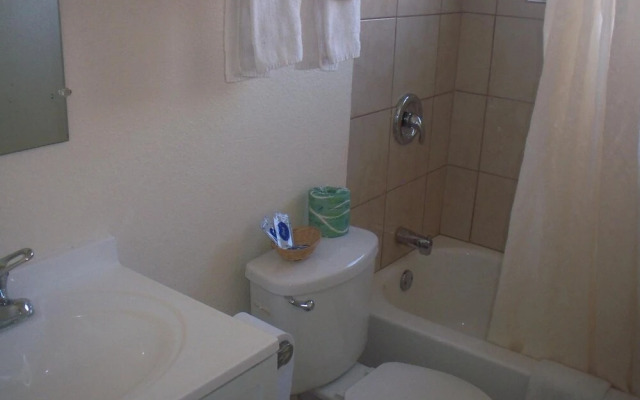 Deluxe Inn Of Roswell