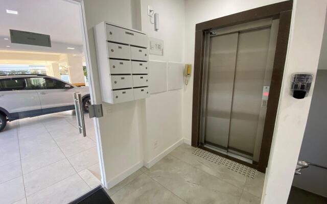 150m da Praia de Jurere - Excelente Apartamento