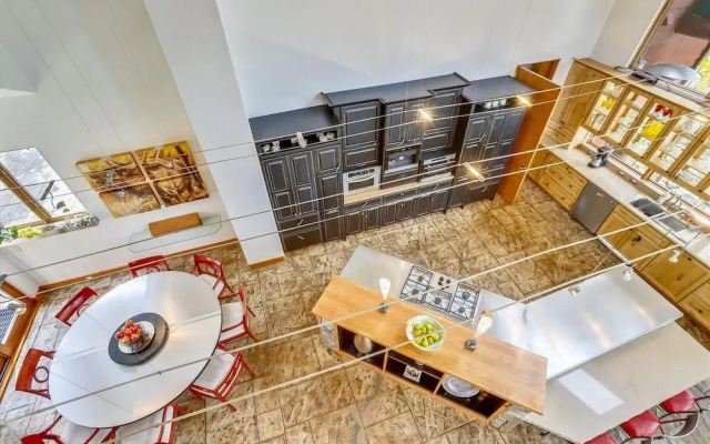 Waterwall House 5 Bedroom Home by Redawning