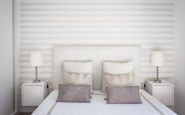 Downtown Premium with Garage