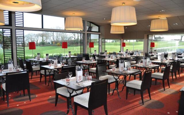 Mercure Omaha Beach Hotel